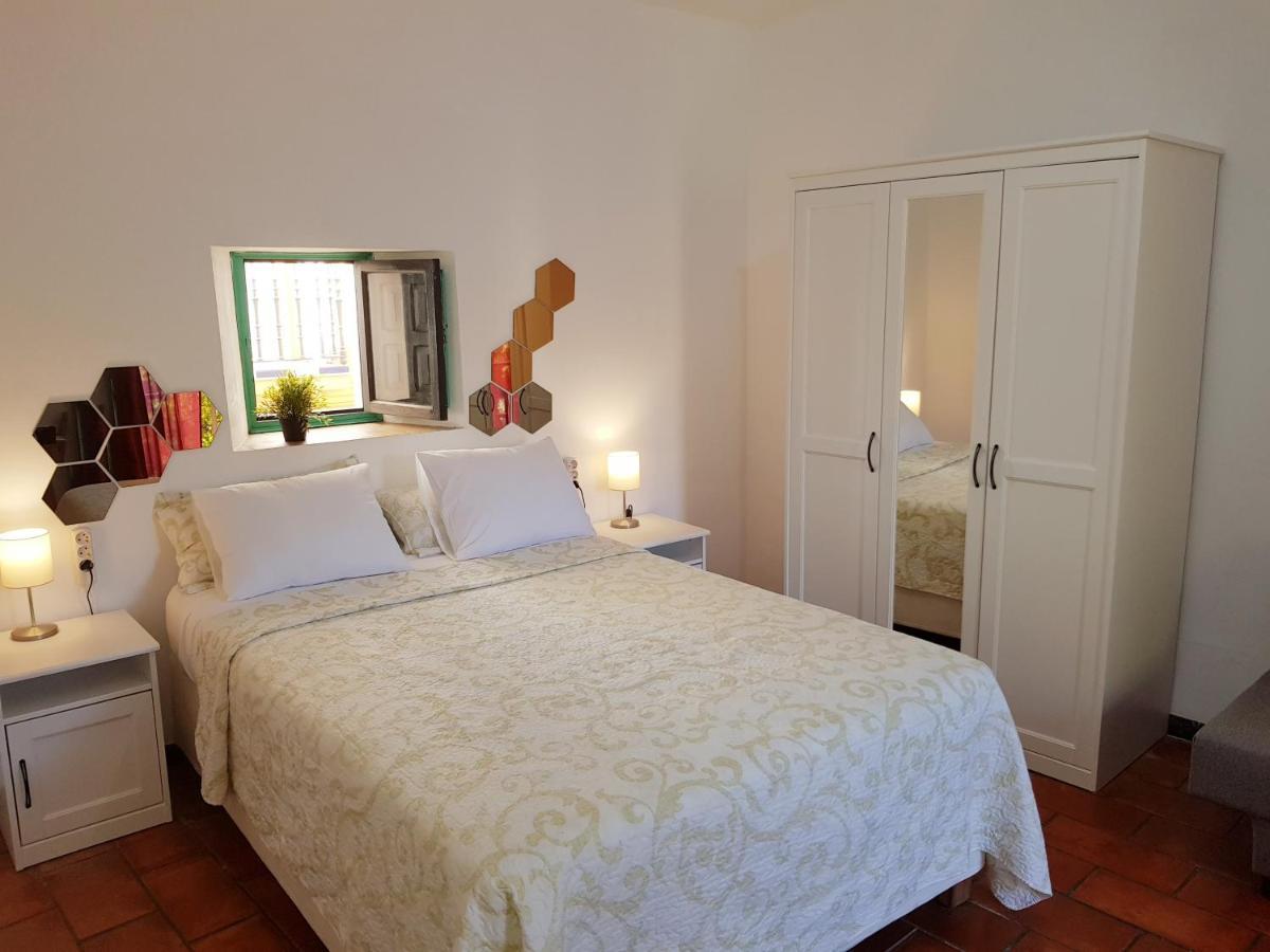 Patio Andaluz Siglo XVI Apartment เซบีญา ภายนอก รูปภาพ
